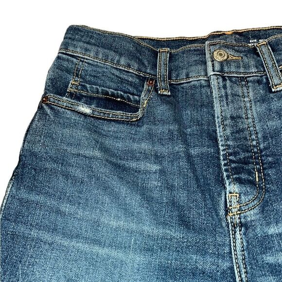Old Navy Sky-Hi Straight Secret Smooth Pockets Jeans - Picture 7 of 16
